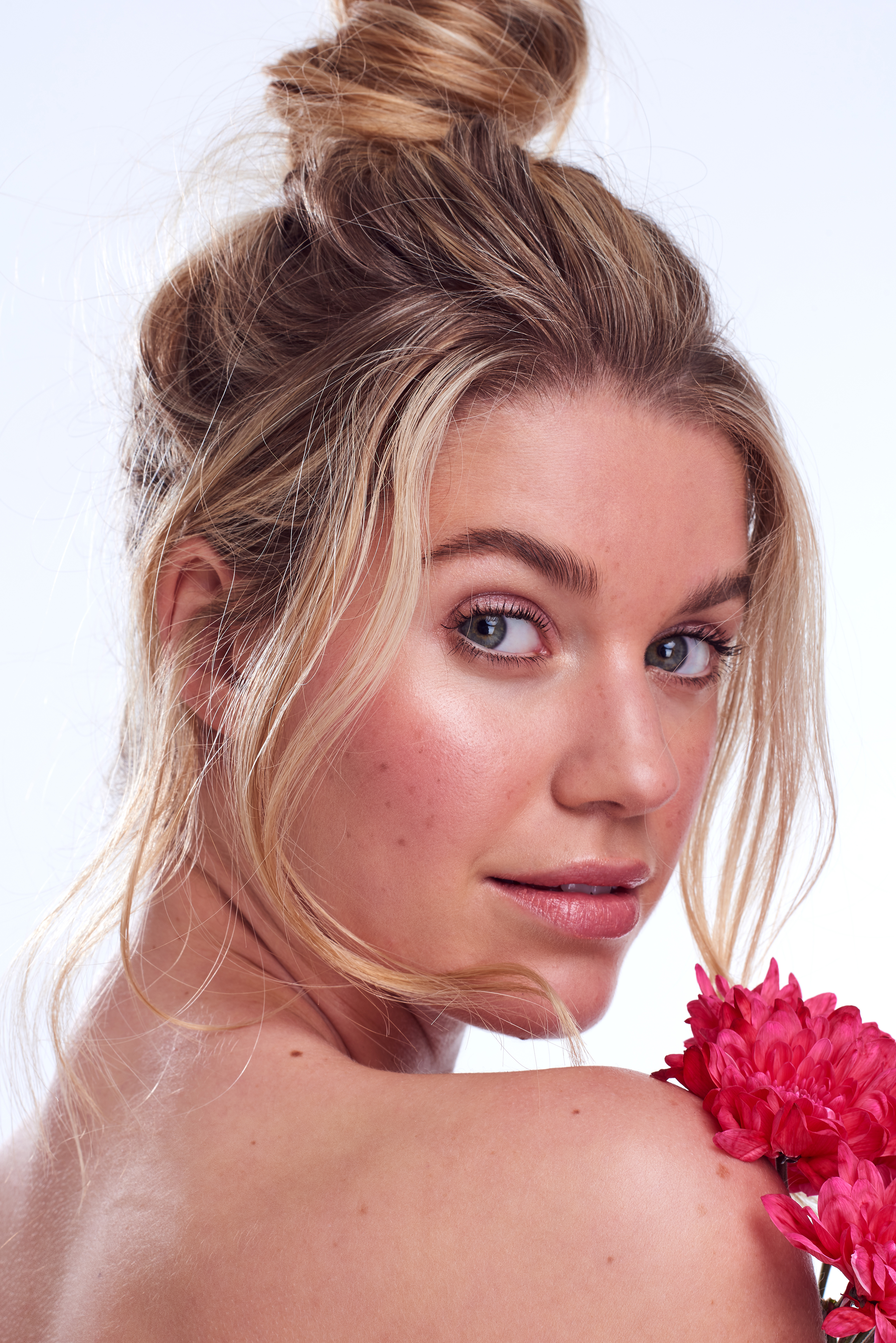 beauty makeup editorial clean makeup glowing skin hannah cooper model victoria holdstock makeup artist