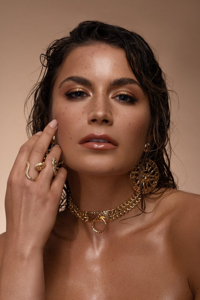 jlo golden bronzed goddess dior inspired makeup